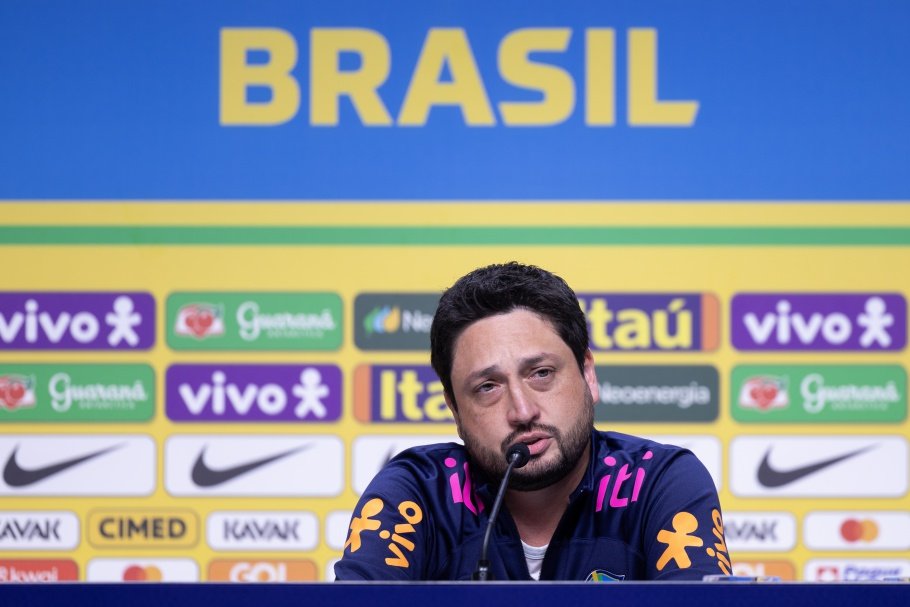 Arthur Elias faz primeira convocação como técnico da Seleção Brasileira Feminina