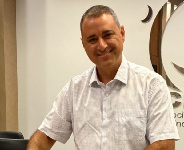 Frederico Tannure Filho é reconduzido à presidência da Acrismat para o triênio 2026–2028